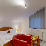 Strandnahe Fewo Mit Schwimmbad Im Haus, A Cappella 07, Binz