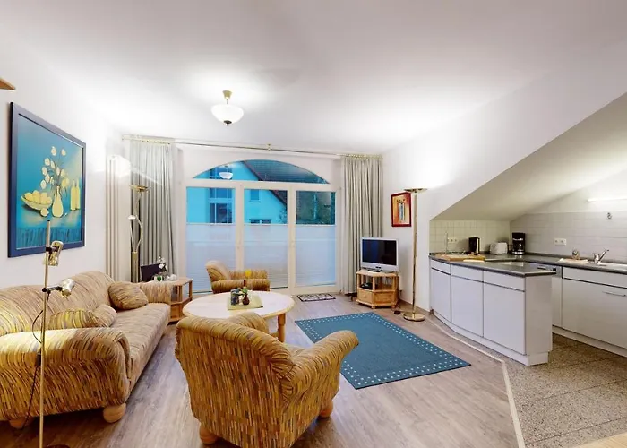 Strandnahe Fewo Mit Schwimmbad Im Haus, A Cappella 07, Binz