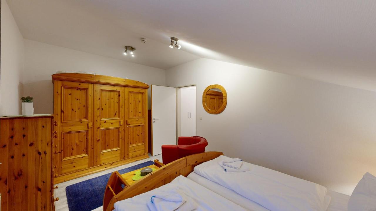 Strandnahe Mit Schwimmbad Im Haus, A Cappella 07, Apartment *