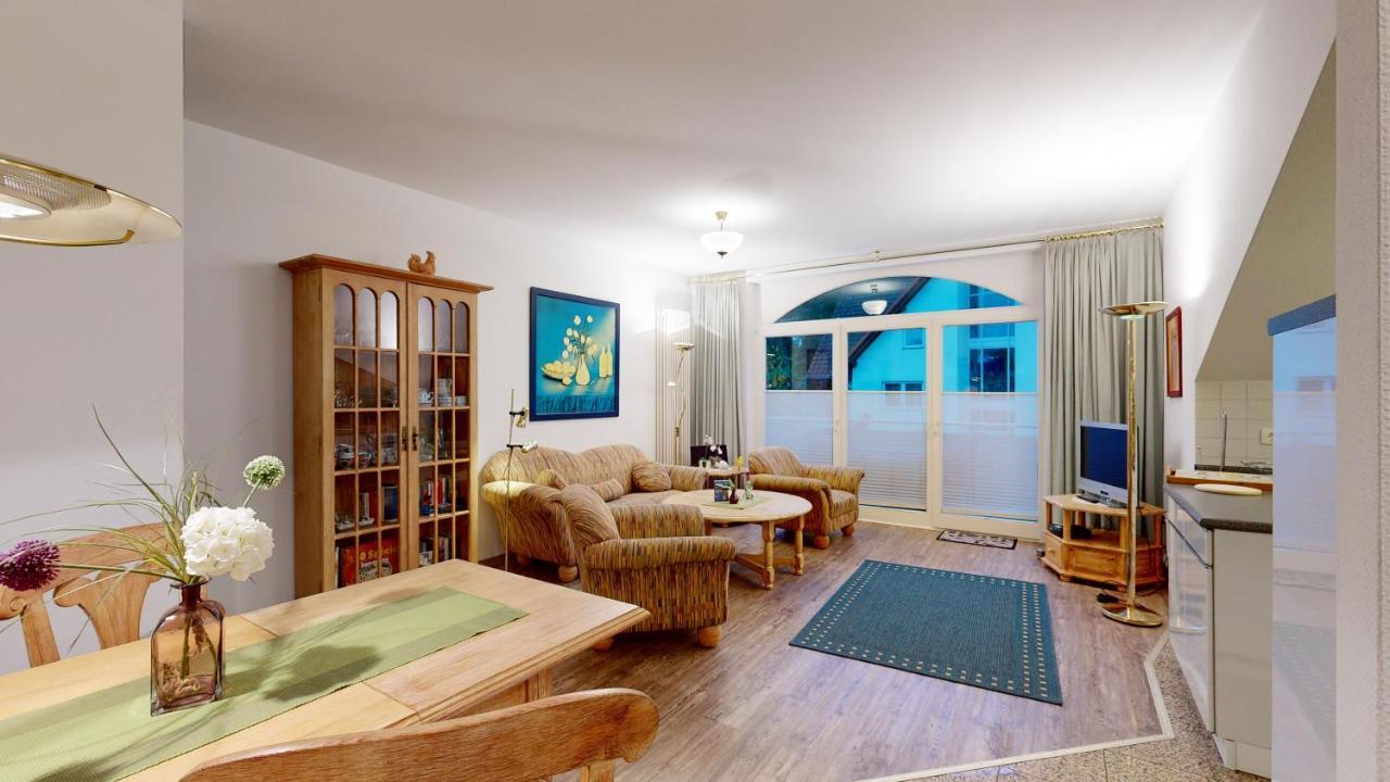 Strandnahe Mit Schwimmbad Im Haus, A Cappella 07, * Binz