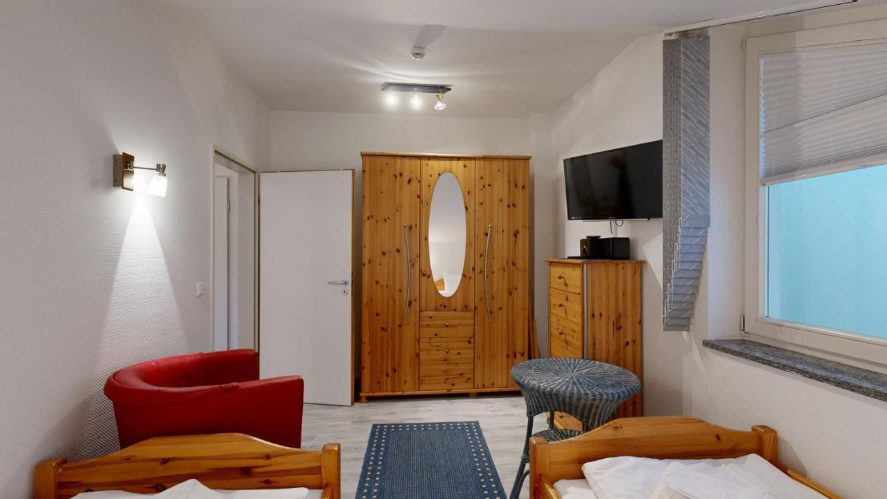 Strandnahe Mit Schwimmbad Im Haus, A Cappella 07, Binz