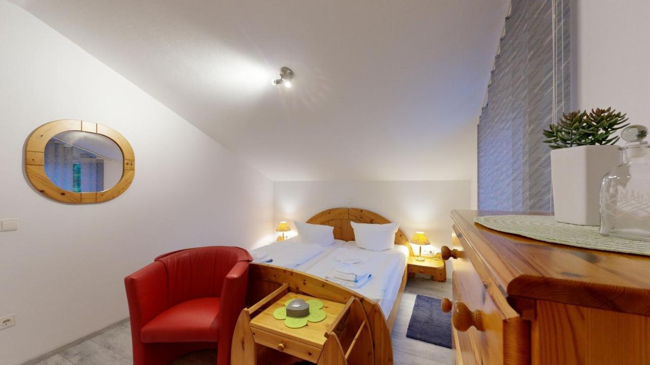 Strandnahe Mit Schwimmbad Im Haus, A Cappella 07, Apartment Binz